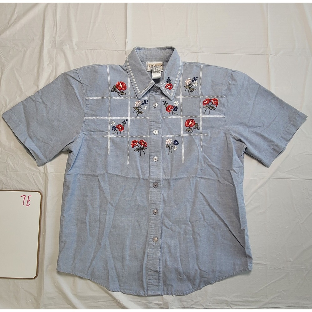 Womens NAPA Valley blouse. ‎ Blue w/Red Flowers.  Petite Small